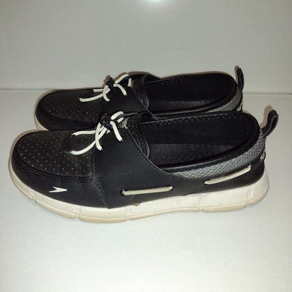 Shoes - Picture 3 of 4